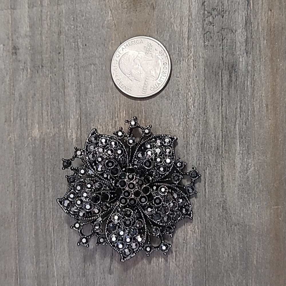 Black Rhinestone Brooch - Picture 5 of 5